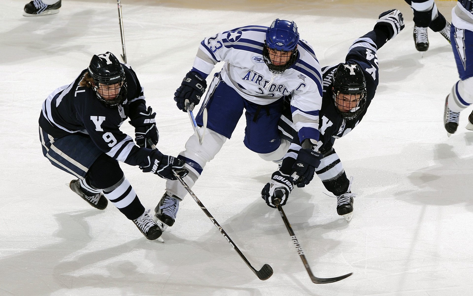 国锦赛戏剧一幕！对手黑球自杀，火箭一杆清台逆转超1分绝杀，国锦赛斯诺克直播