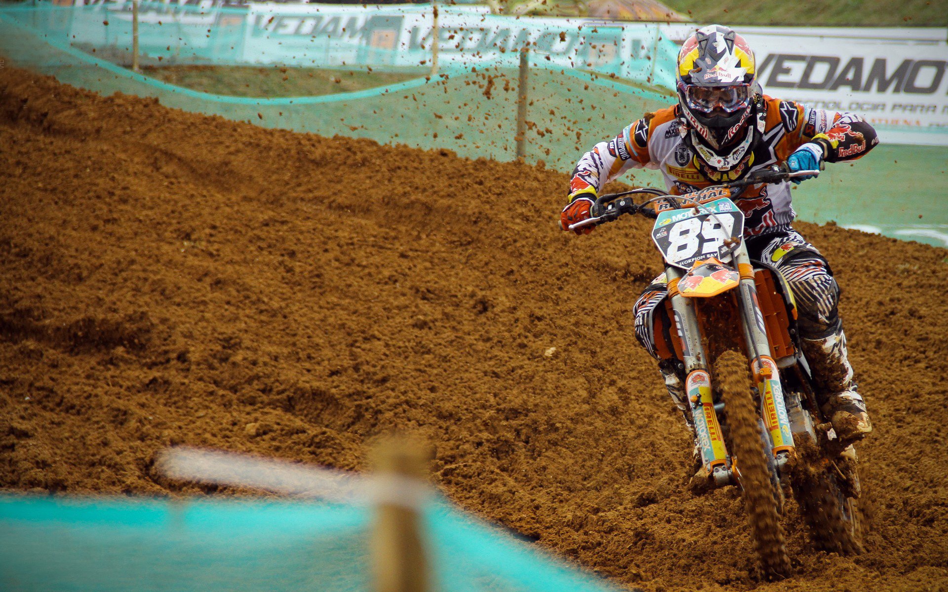 《王者荣耀》年度线上线下双重联赛火热展开,粉丝期待爆棚,2021年王者荣耀线下比赛