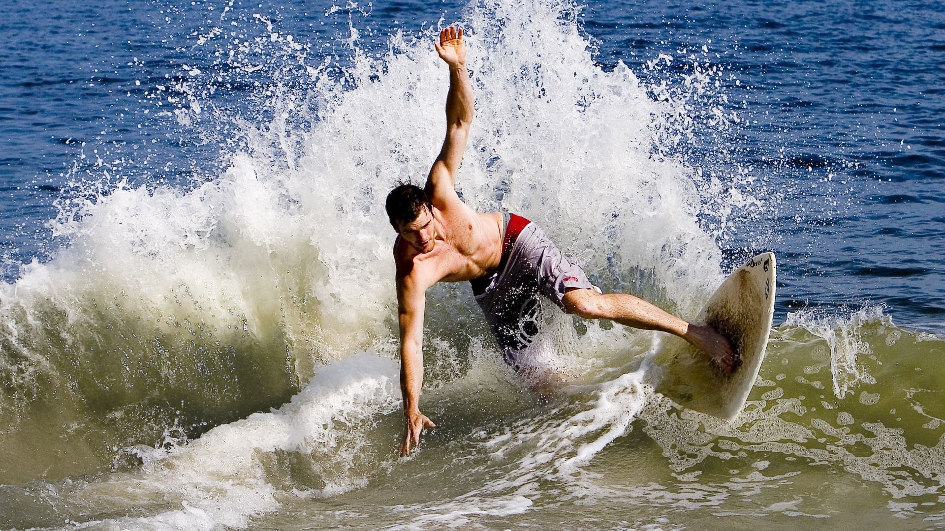 开云全站下载-《王者荣耀》新版本平衡调整，战术策略全面革新，王者游戏平衡