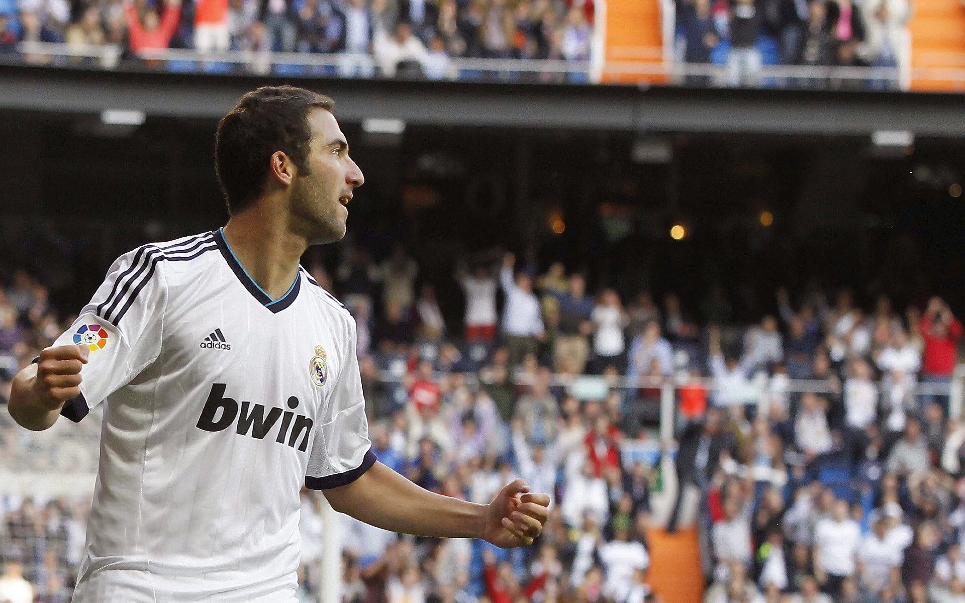 赛场音响系统升级,现场氛围更具感染力,音响比赛